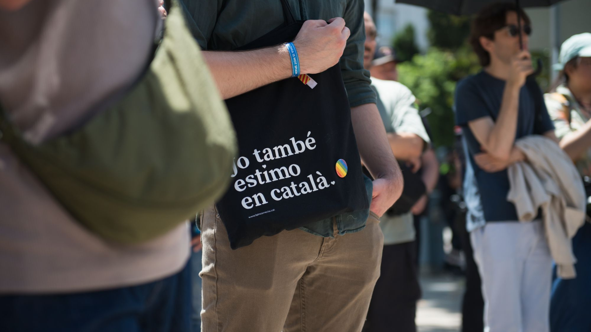 Hagamos nuestro el catalán